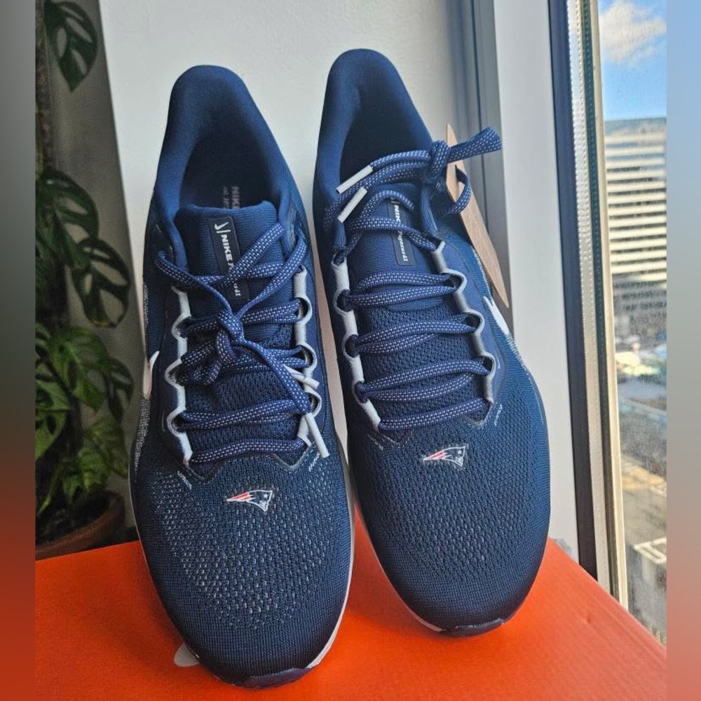 NIKE ZOOM PEGASUS 41 PATRIOTS Size 11.5 - Picture 10 of 13